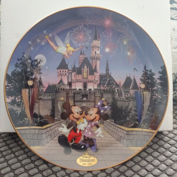 Bradford Exchange Sleeping Beauty's Castle 40th Anniversary Plate - Picture 1 of 4